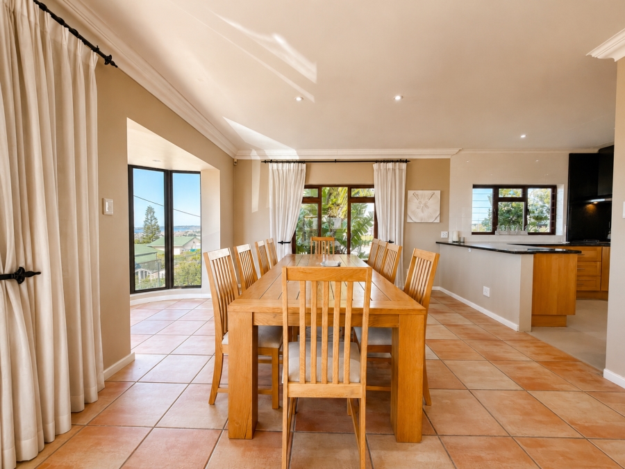 4 Bedroom Property for Sale in Lower Robberg Western Cape